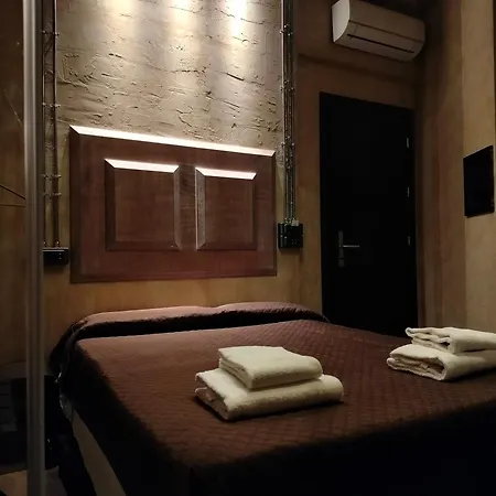 Hostel & 7 *
