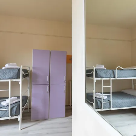 & 7 Hostel