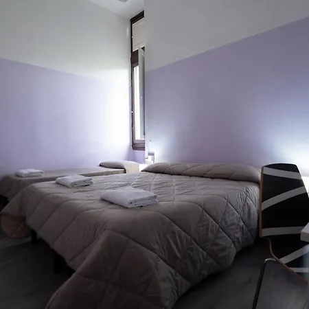 Hostel & 7