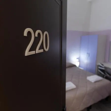 Hostel & 7 Florence