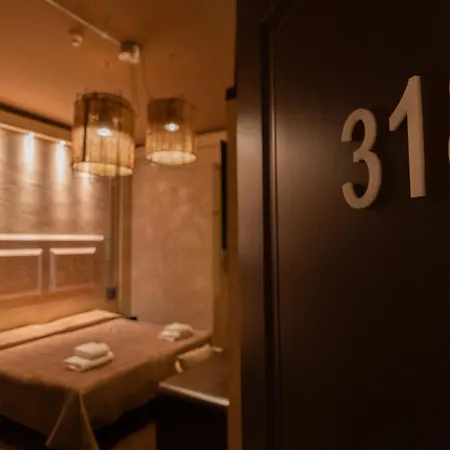 Hostel & 7 Florence