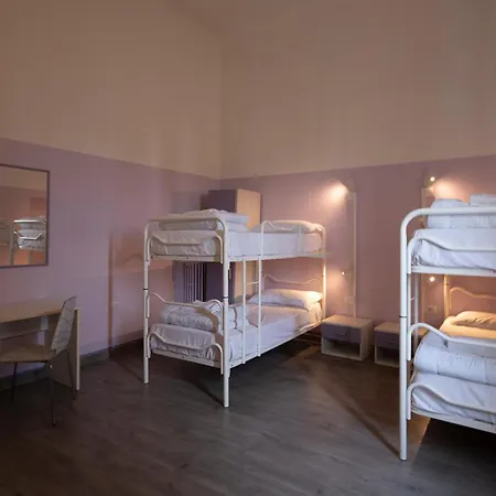 Hostel & 7 Florence