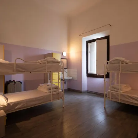Hostel & 7 Florence